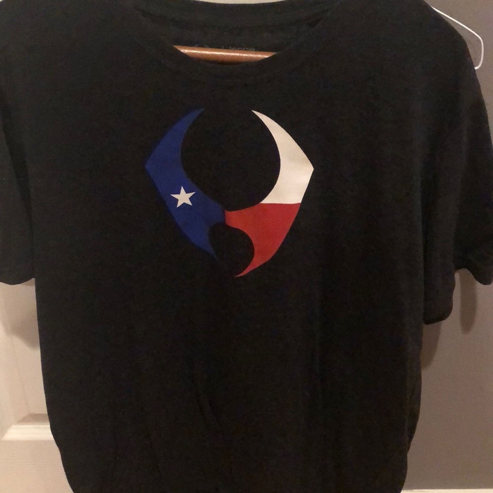 Hylete brand workout shirt. Size Large